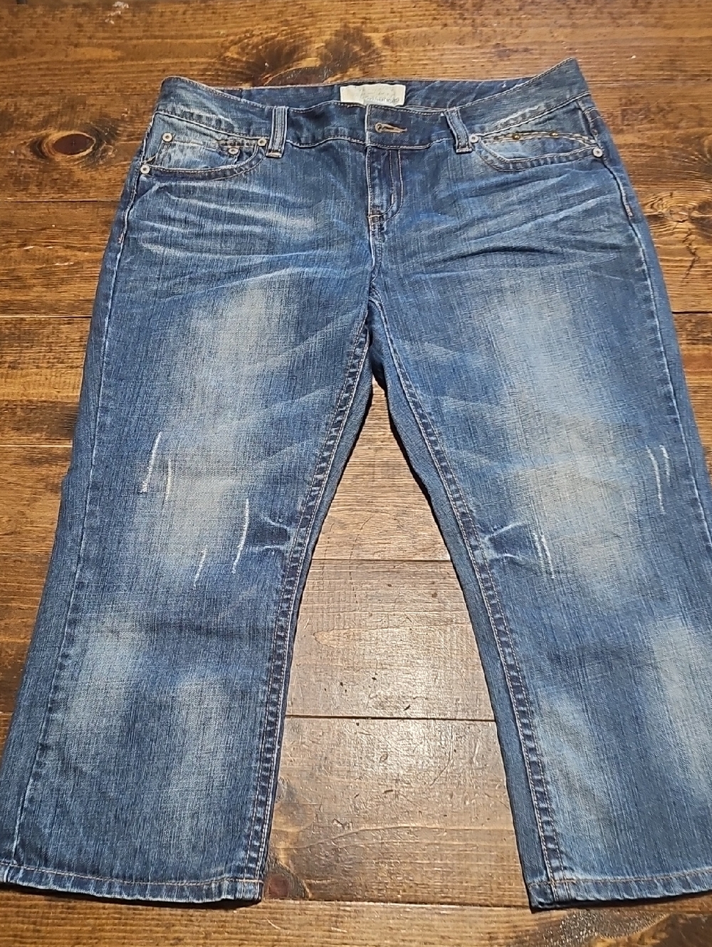 Maurices Women's Light Blue Distressed Straight Leg Capris